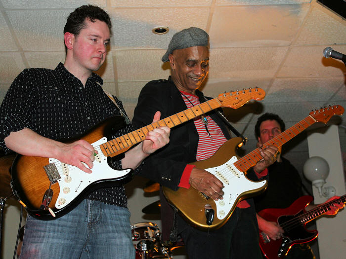 � Copyright 2009 Alan White. All Rights Reserved.