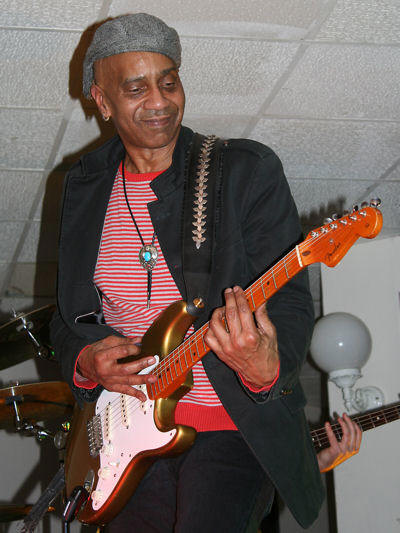 � Copyright 2009 Alan White. All Rights Reserved.