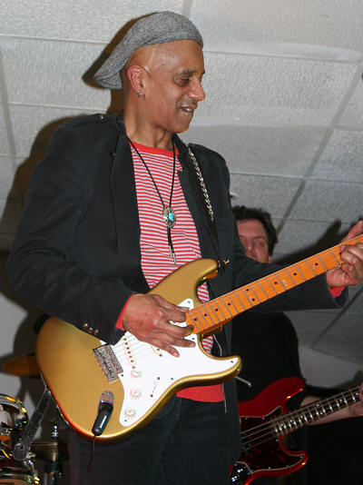 � Copyright 2009 Alan White. All Rights Reserved.