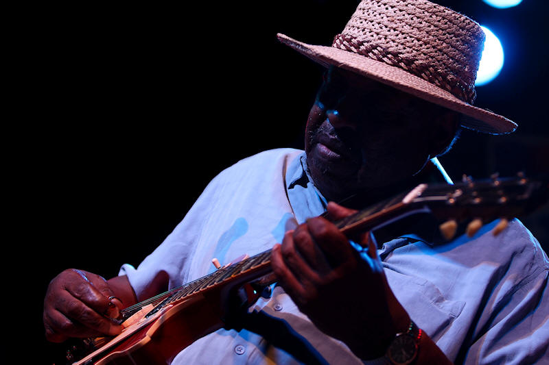 � Copyright 2010 Alan White. All Rights Reserved.
