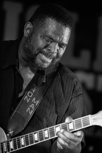 � Copyright 2010 Alan White. All Rights Reserved.