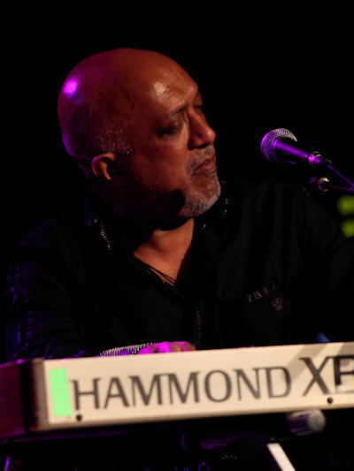 � Copyright 2011 Alan White. All Rights Reserved.