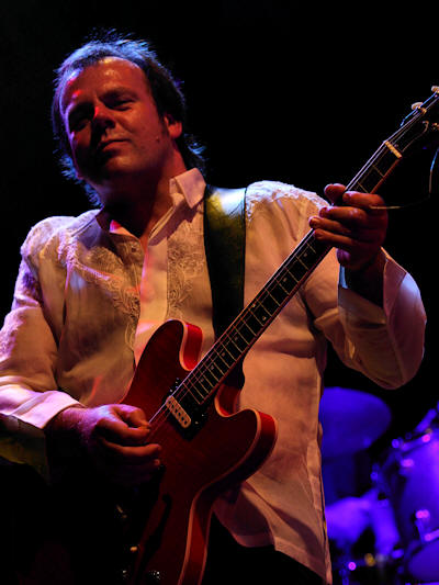 � Copyright 2011 Alan White. All Rights Reserved.
