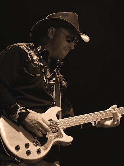 � Copyright 2011 Alan White. All Rights Reserved.
