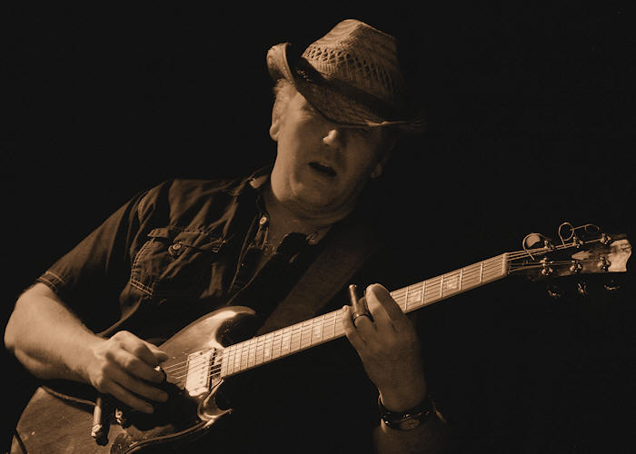 � Copyright 2011 Alan White. All Rights Reserved.