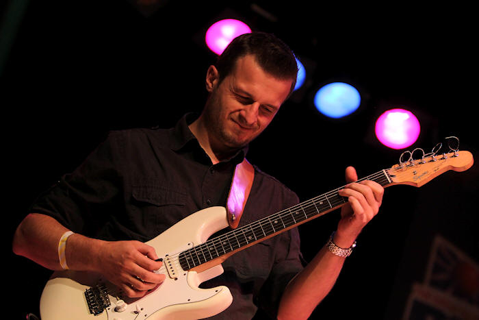 � Copyright 2011 Alan White. All Rights Reserved.