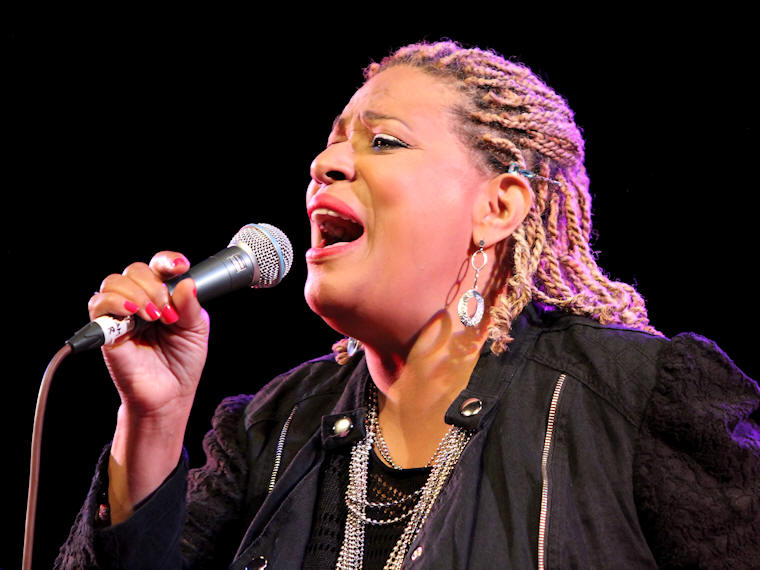 Vaneese Thomas � Copyright 2015 Alan White. All Rights Reserved.