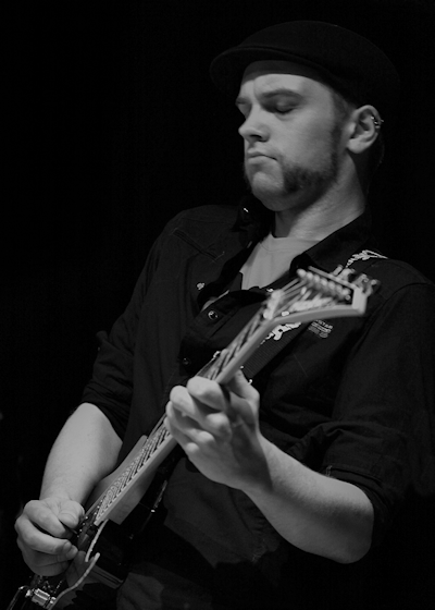 � Copyright 2011 Alan White. All Rights Reserved.