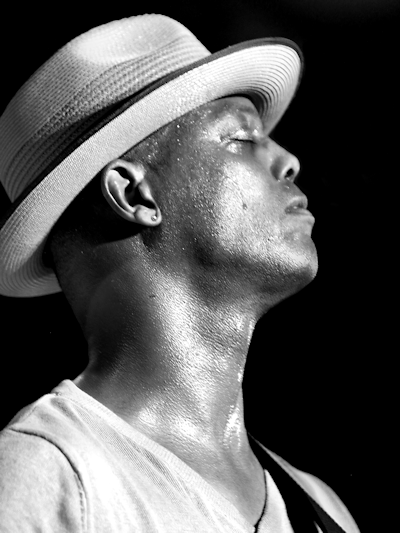 � Copyright 2009 Alan White. All Rights Reserved.