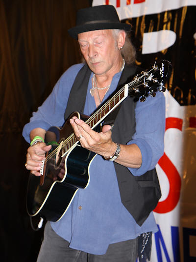� Copyright 2009 Alan White. All Rights Reserved.