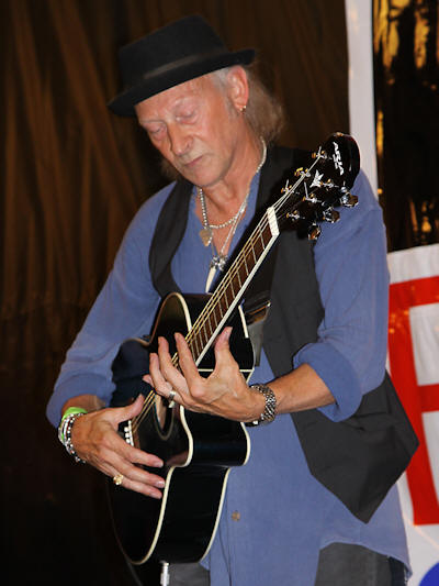 � Copyright 2009 Alan White. All Rights Reserved.