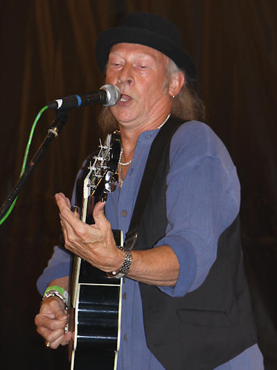 � Copyright 2009 Alan White. All Rights Reserved.