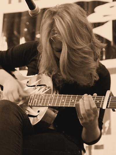 � Copyright 2009 Alan White. All Rights Reserved.