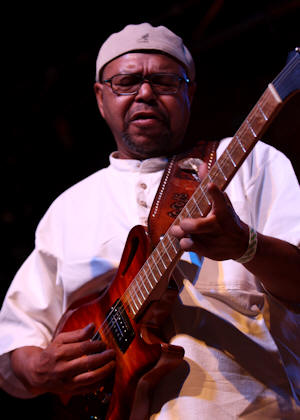 � Copyright 2010 Alan White. All Rights Reserved.