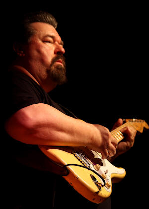 Omar Dykes � Copyright 2010 Alan White. All Rights Reserved.