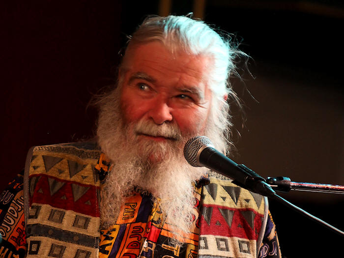 � Copyright 2010 Alan White. All Rights Reserved.