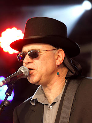 � Copyright 2011 Alan White. All Rights Reserved.