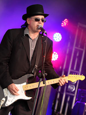 � Copyright 2011 Alan White. All Rights Reserved.