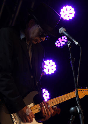 � Copyright 2011 Alan White. All Rights Reserved.