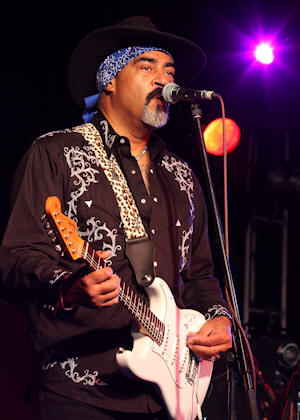 � Copyright 2010 Alan White. All Rights Reserved.