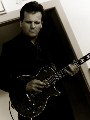 � Copyright 2008 Robin Hoare. All Rights Reserved.