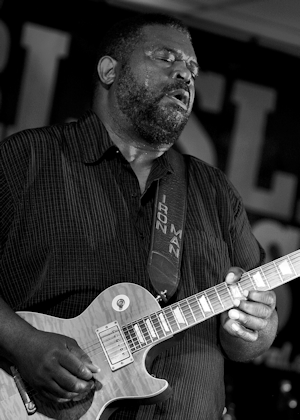 � Copyright 2010 Alan White. All Rights Reserved.