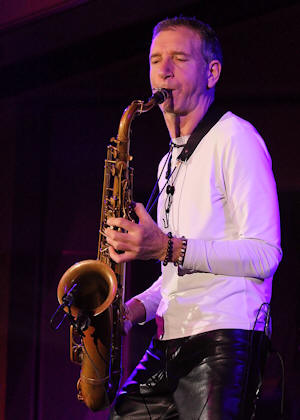 � Copyright 2010 Alan White. All Rights Reserved.