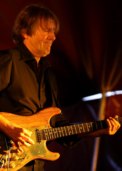 � Copyright 2010 Alan White. All Rights Reserved.