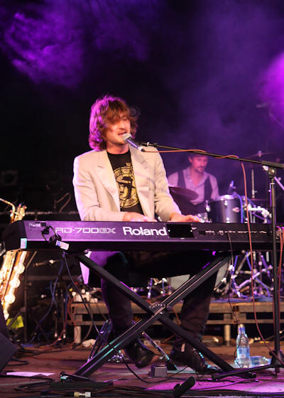 � Copyright 2010 Alan White. All Rights Reserved.