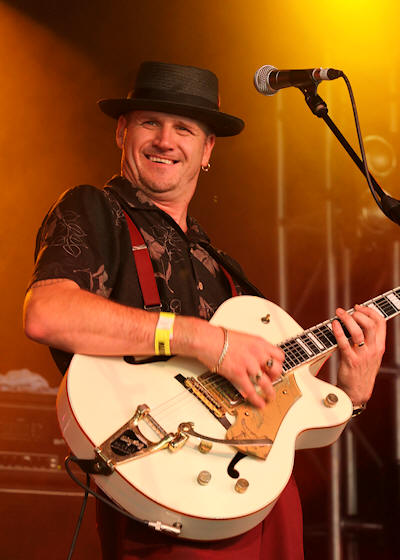 � Copyright 2011 Alan White. All Rights Reserved.