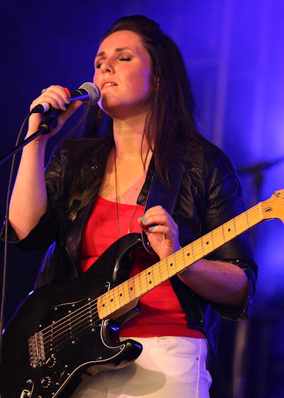 � Copyright 2011 Alan White. All Rights Reserved.