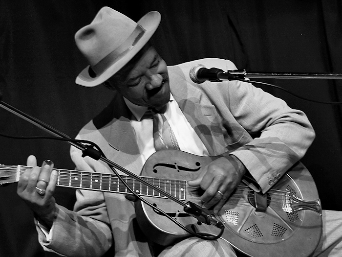 Michael Roach � Copyright 2012 Alan White. All Rights Reserved.