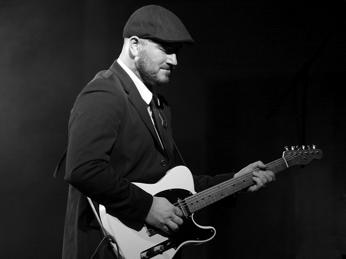 � Copyright 2009 Alan White. All Rights Reserved.