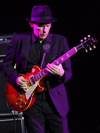 � Copyright 2009 Alan White. All Rights Reserved.