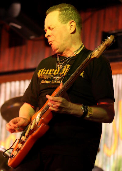 Roadhouse © Copyright 2010 Alan White. All Rights Reserved.