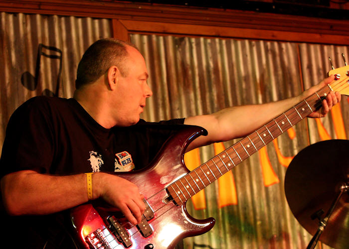Roadhouse © Copyright 2010 Alan White. All Rights Reserved.