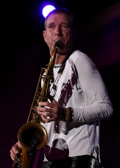� Copyright 2010 Alan White. All Rights Reserved.