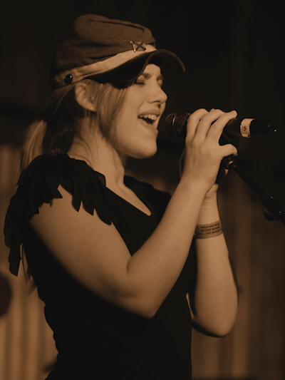 � Copyright 2011 Alan White. All Rights Reserved.