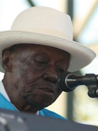 Pinetop Perkins � Copyright 2010 Pete Evans. All Rights Reserved.