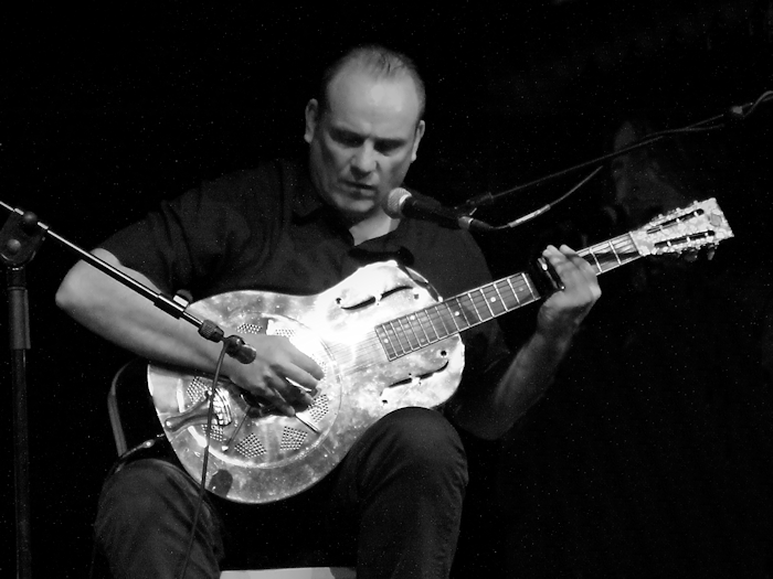 � Copyright 2009 Alan White. All Rights Reserved.