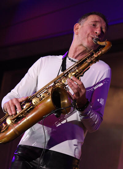 � Copyright 2010 Alan White. All Rights Reserved.