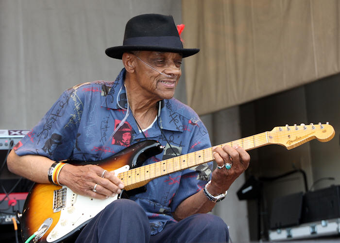 Hubert Sumlin � Copyright 2010 Alan White. All Rights Reserved.